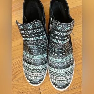 Roper Black Suede Hidden Wedge Southwestern Boots Size 8